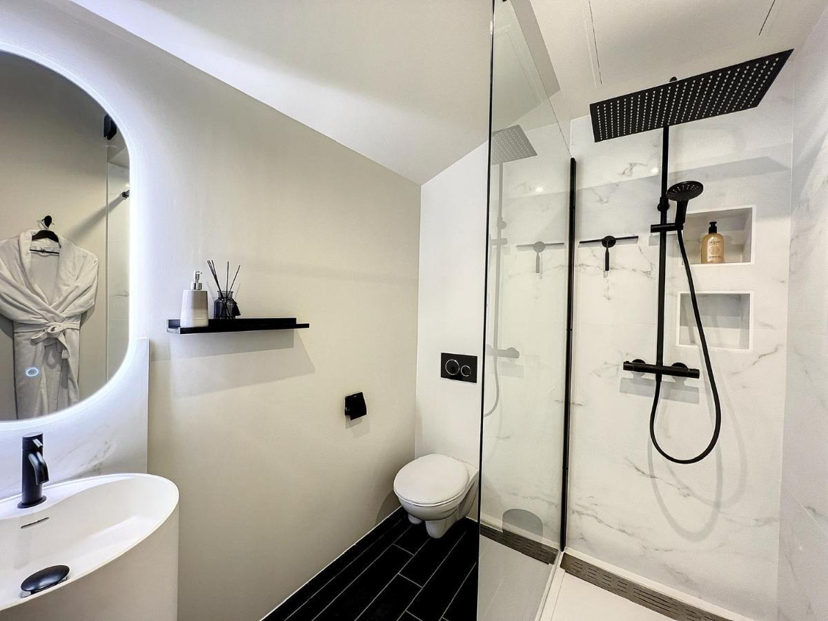 Suite Rouge Baiser Avec Jacuzzi Privatif - Loveroom Insolite Saint-Etienne  Dış mekan fotoğraf